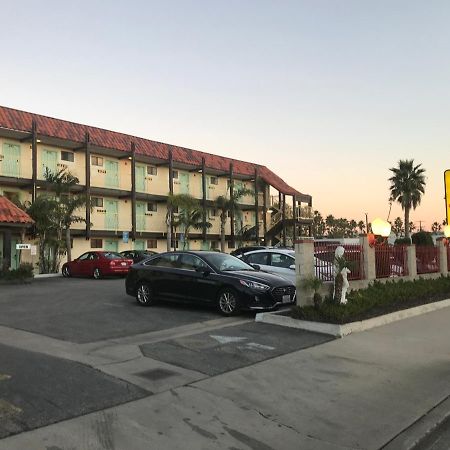 777 Motor Inn Хънтингтън Бийч Екстериор снимка