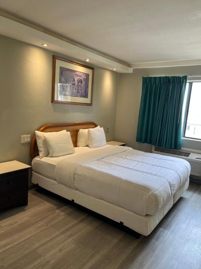777 Motor Inn Хънтингтън Бийч Екстериор снимка