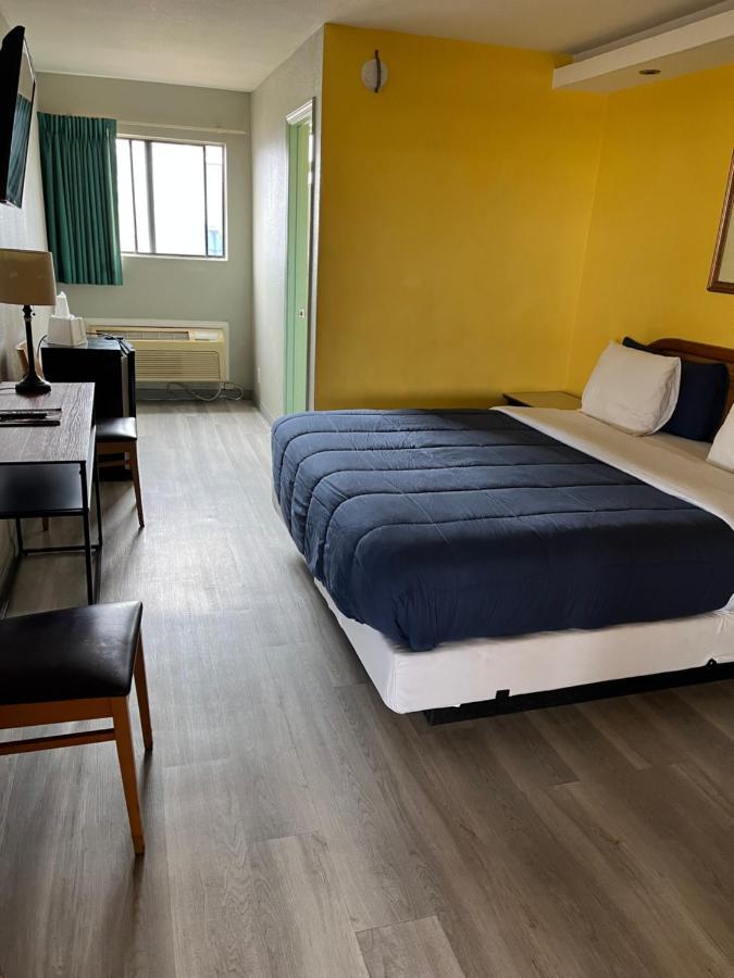 777 Motor Inn Хънтингтън Бийч Екстериор снимка